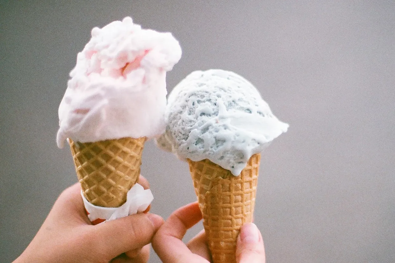 Vue : glaces maison, fraîchement préparées à la ferme de loisirs à Ravensburg