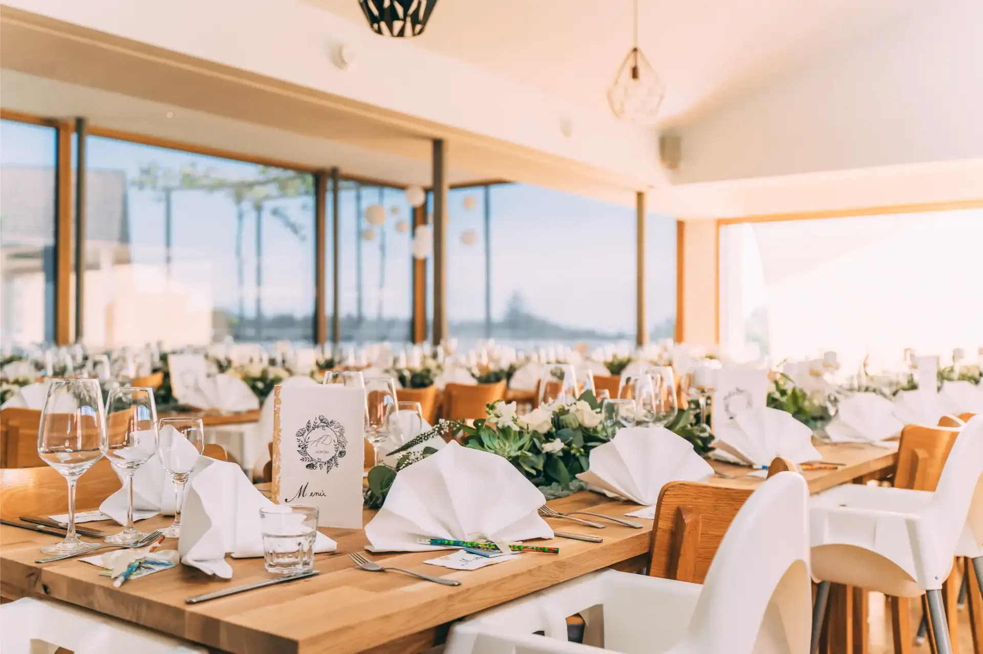 Vue : Raum Alpen – lieu événementiel au Gut Hügle | Mariages et fêtes au bord du lac de Constance