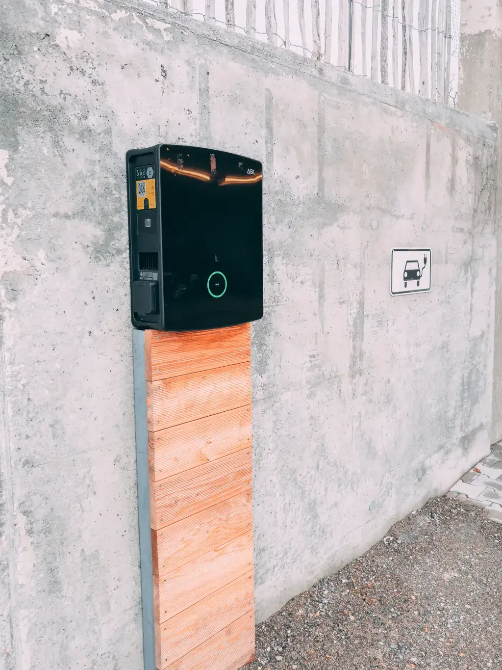 Borne de recharge pour voitures électriques à la ferme de loisirs Gut Hügle